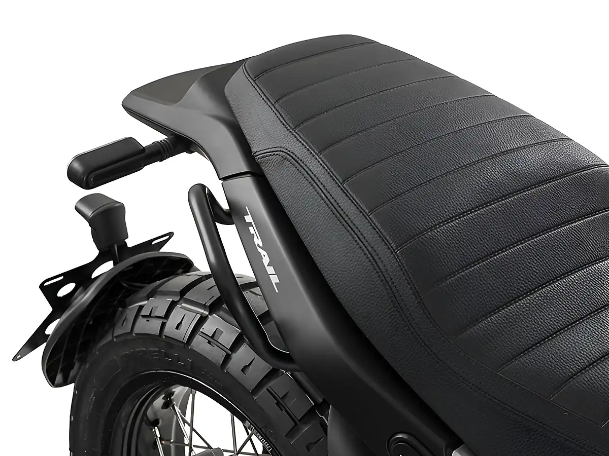 Used 2025 Benelli Leoncino 500 Trail Black - Interior and Exterior details 7