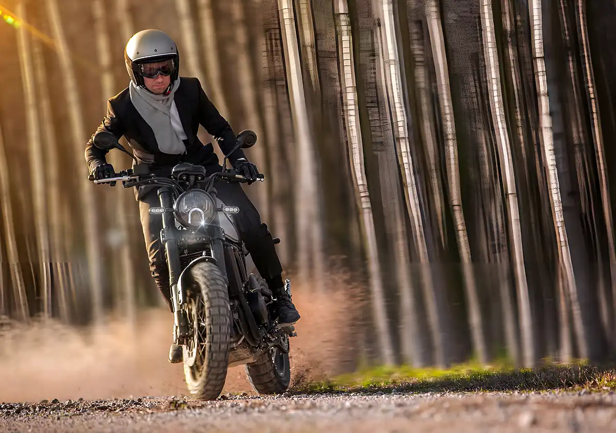Used 2025 Benelli Leoncino 500 Trail Black - Front View