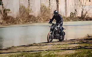 Used 2025 Benelli Leoncino 500 Trail Black - Interior and Exterior details 2