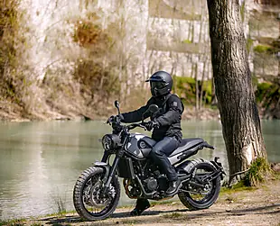 Used 2025 Benelli Leoncino 500 Trail Black - Interior and Exterior details 5