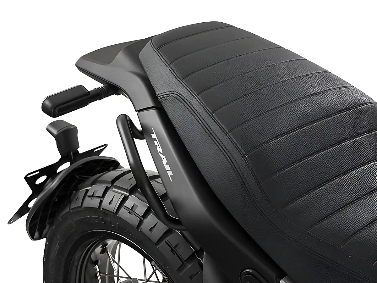 Used 2025 Benelli Leoncino 500 Trail Black - Interior and Exterior details 7