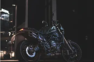 Used 2025 Benelli Leoncino 800 Trail Forest Green - Interior and Exterior details 9