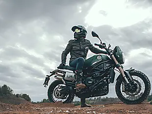Used 2025 Benelli Leoncino 800 Trail Forest Green - Interior and Exterior details 12