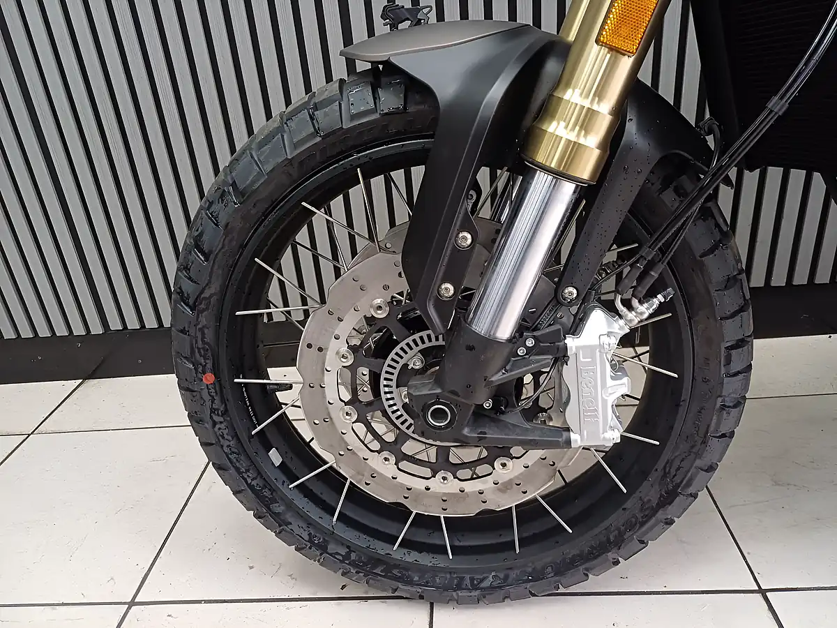 Used 2025 Benelli Leoncino 800 Trail Steel Grey - Interior and Exterior details 16
