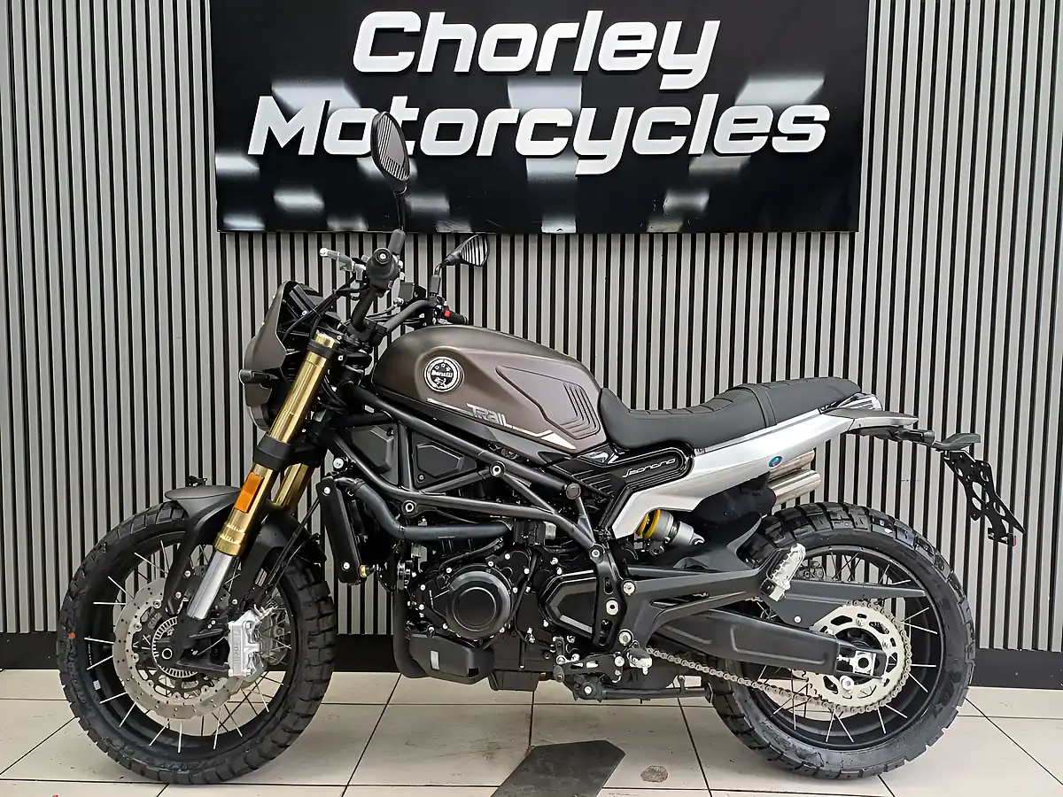 Used 2025 Benelli Leoncino 800 Trail Steel Grey - Interior and Exterior details 2