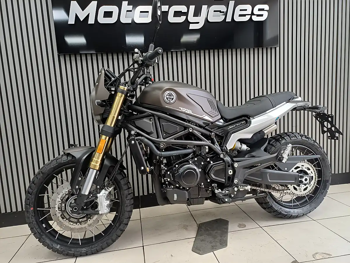 Used 2025 Benelli Leoncino 800 Trail Steel Grey - Interior and Exterior details 4