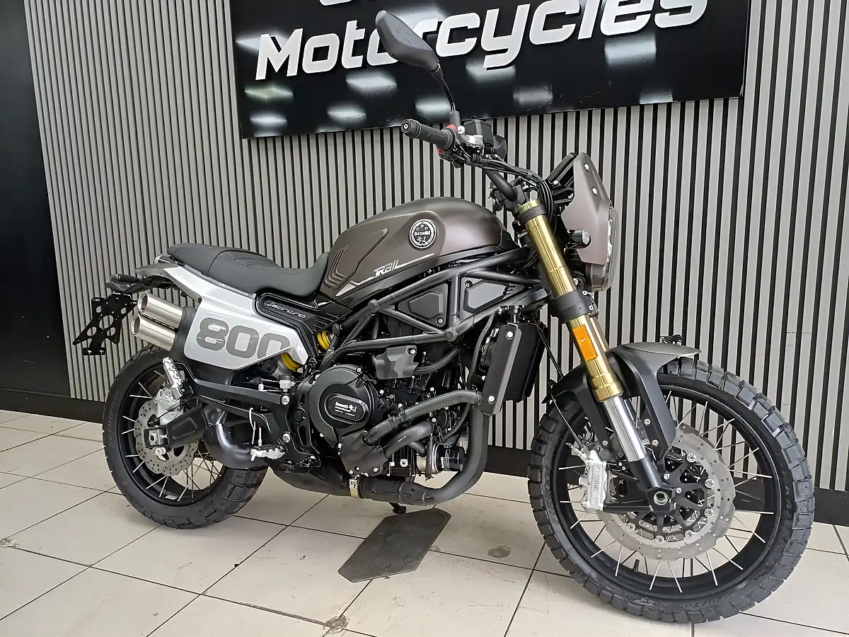 Used 2025 Benelli Leoncino 800 Trail Steel Grey - Interior and Exterior details 5