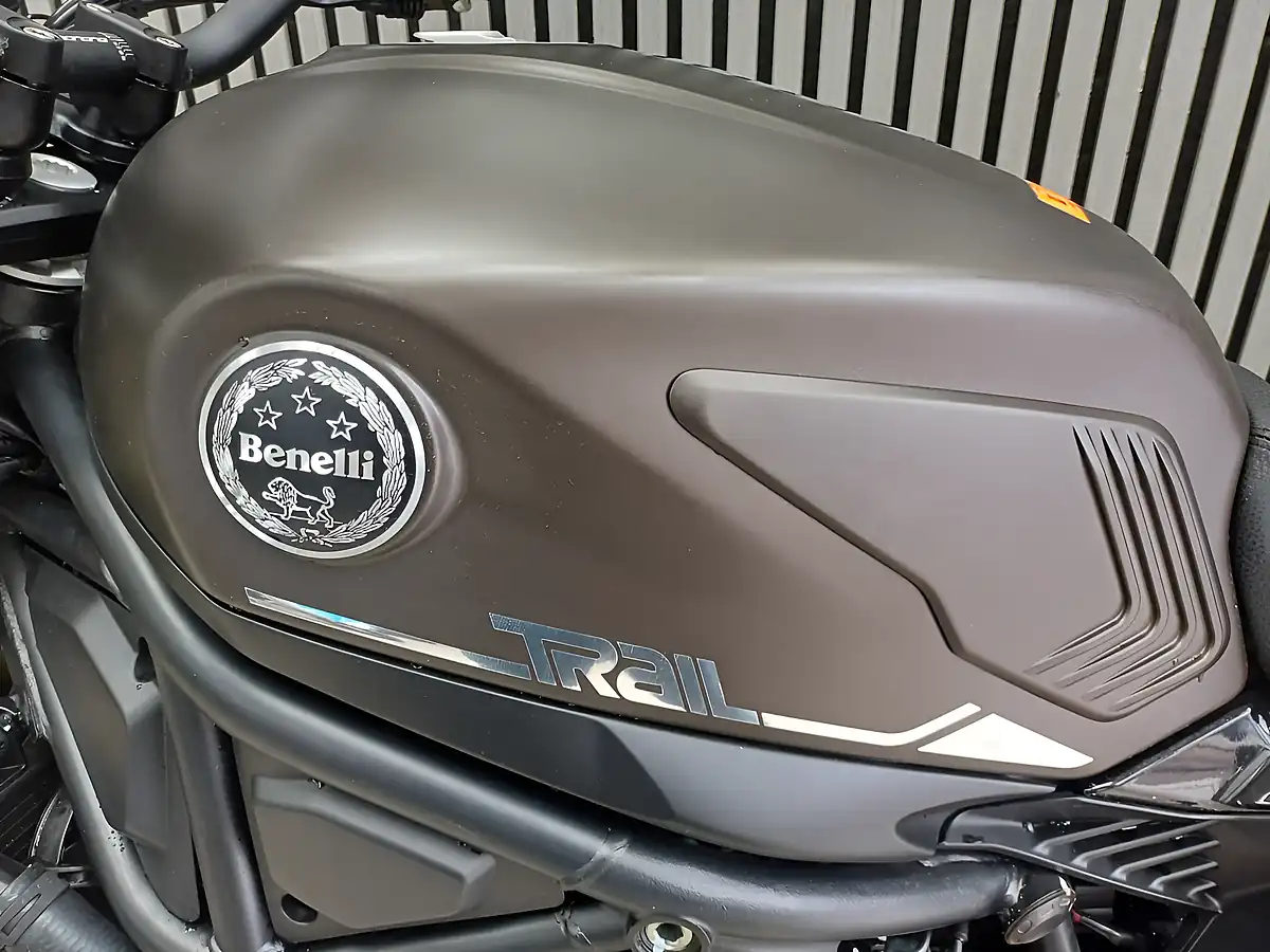 Used 2025 Benelli Leoncino 800 Trail Steel Grey - Interior and Exterior details 8