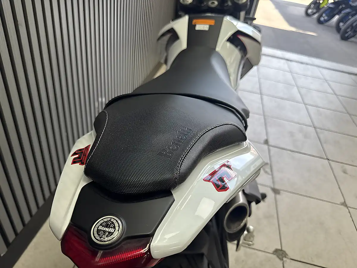 Used 2025 Benelli Tnt 125 Tornado White - Interior and Exterior details 10