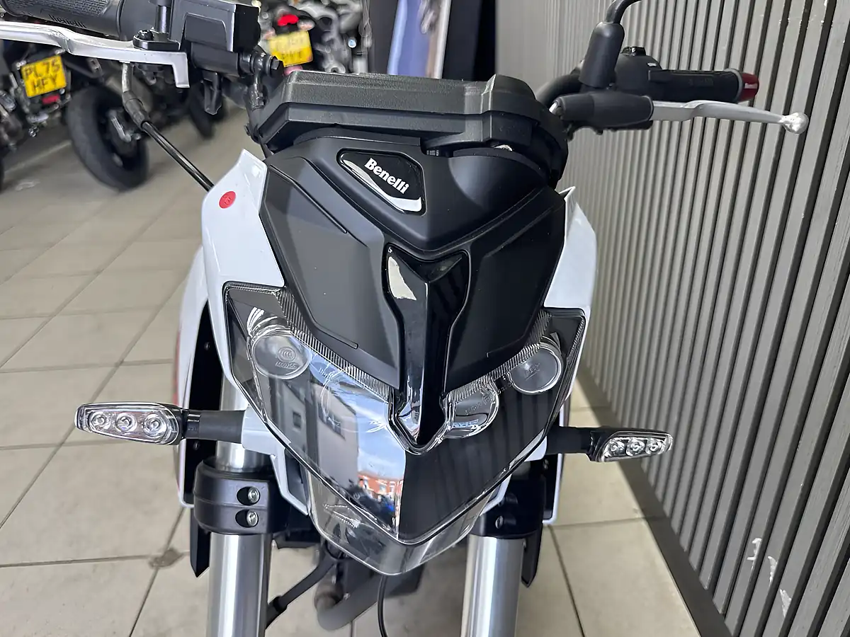Used 2025 Benelli Tnt 125 Tornado White - Interior and Exterior details 12
