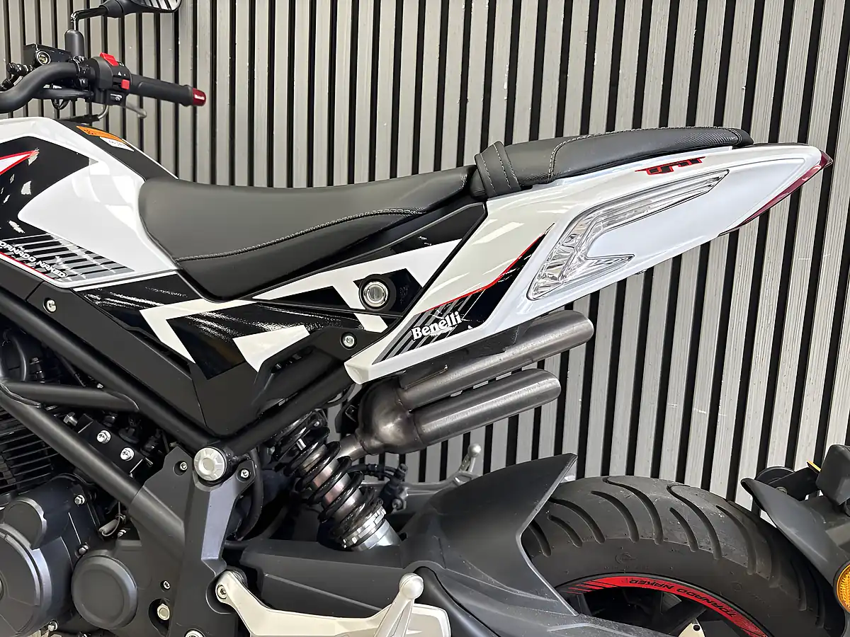 Used 2025 Benelli Tnt 125 Tornado White - Interior and Exterior details 4