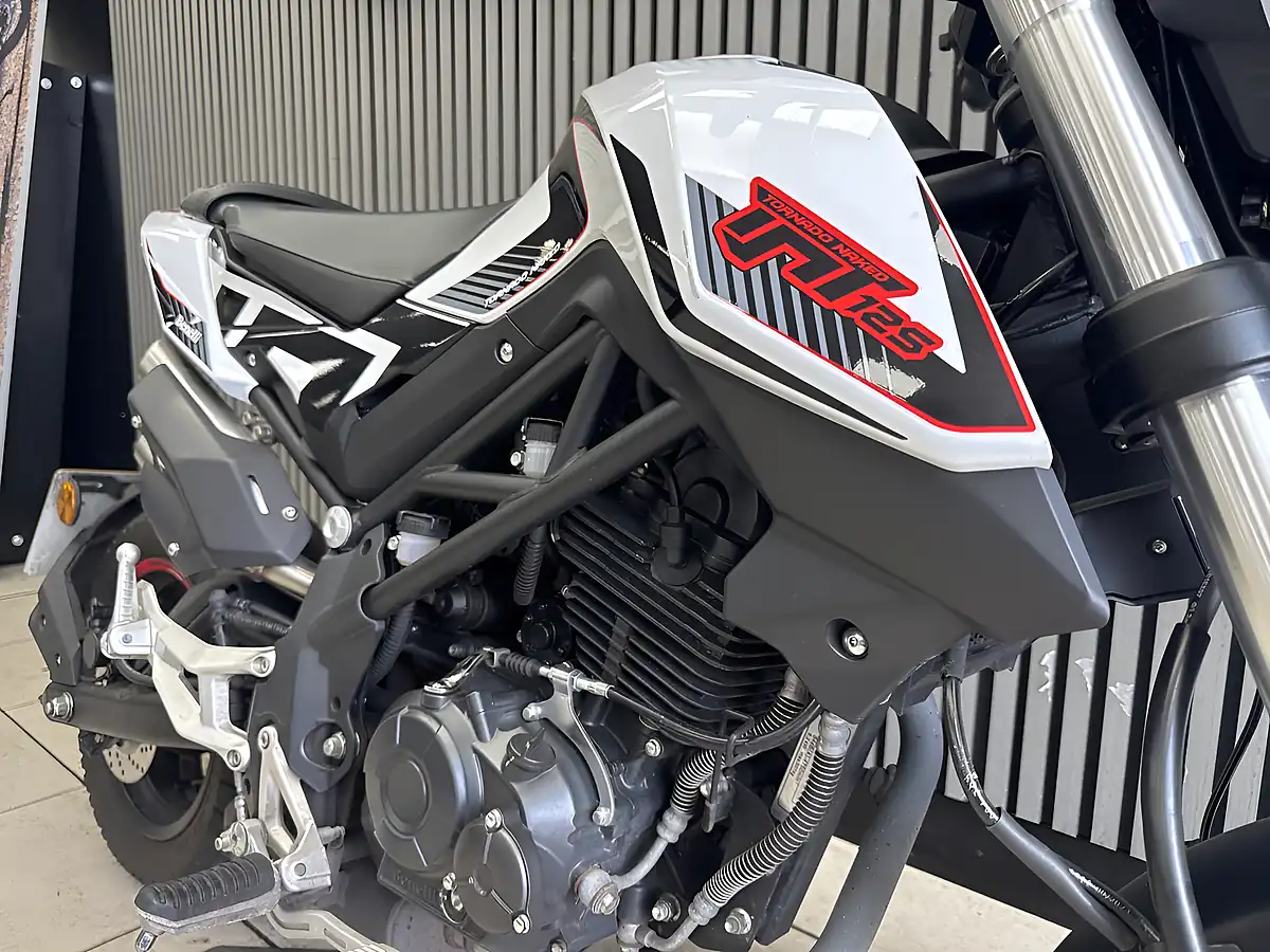 Used 2025 Benelli Tnt 125 Tornado White - Interior and Exterior details 5