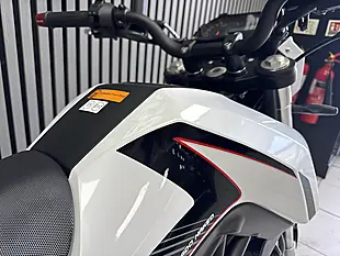 Used 2025 Benelli Tnt 125 Tornado White - Interior and Exterior details 7