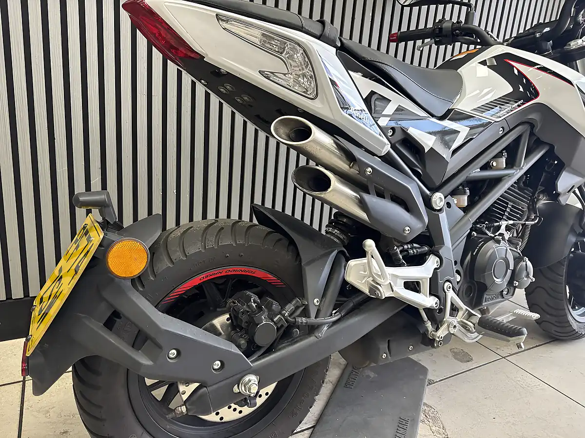 Used 2025 Benelli Tnt 125 Tornado White - Interior and Exterior details 8