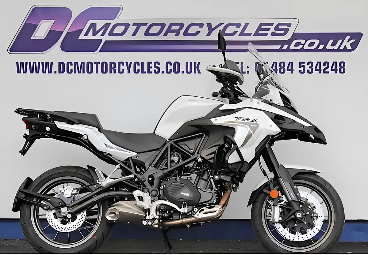 Used 2025 Benelli Trk 502 E4 White/Grey - Front View