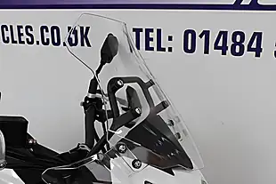 Used 2025 Benelli Trk 502 E4 White/Grey - Interior and Exterior details 13