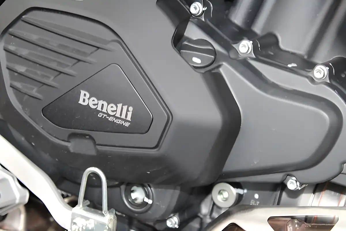 Used 2025 Benelli Trk 502 E4 White/Grey - Interior and Exterior details 14