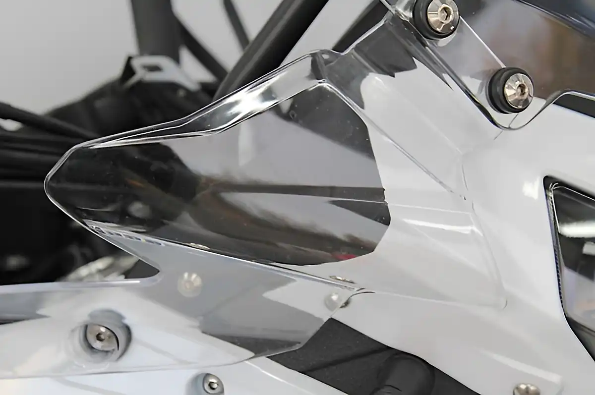 Used 2025 Benelli Trk 502 E4 White/Grey - Interior and Exterior details 18