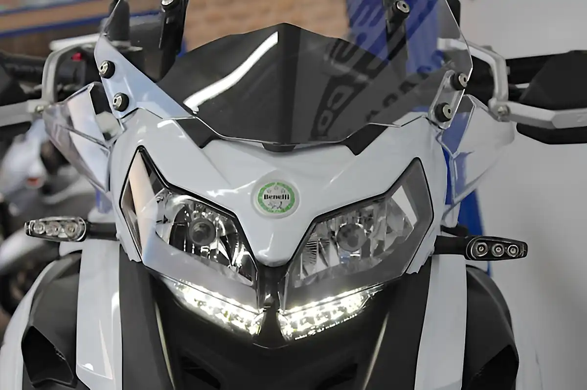 Used 2025 Benelli Trk 502 E4 White/Grey - Interior and Exterior details 20