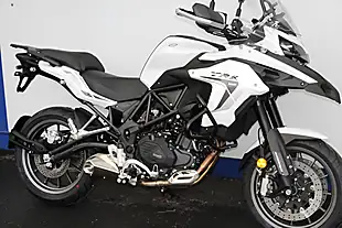 Used 2025 Benelli Trk 502 E4 White/Grey - Interior and Exterior details 4