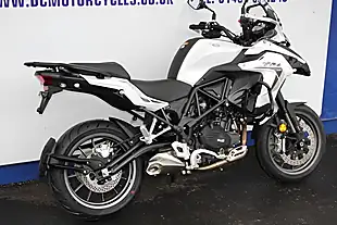 Used 2025 Benelli Trk 502 E4 White/Grey - Interior and Exterior details 5