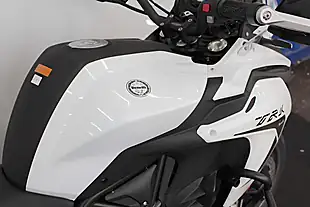 Used 2025 Benelli Trk 502 E4 White/Grey - Interior and Exterior details 8
