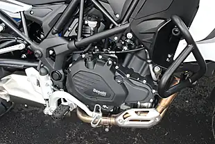 Used 2025 Benelli Trk 502 E4 White/Grey - Interior and Exterior details 9