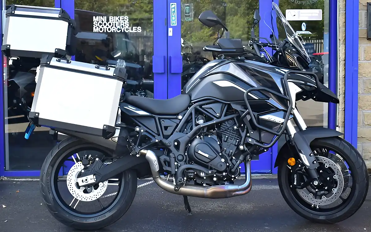 Used 2025 Benelli Trk 702 Adventure Grey - Front View