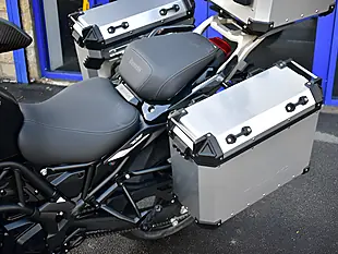 Used 2025 Benelli Trk 702 Adventure Grey - Interior and Exterior details 12