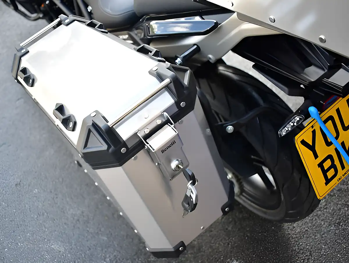 Used 2025 Benelli Trk 702 Adventure Grey - Interior and Exterior details 16