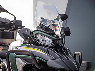 Used 2025 Benelli Trk 702 E5 Green - Interior and Exterior details 10