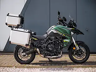 Used 2025 Benelli Trk 702 E5 Green - Interior and Exterior details 4