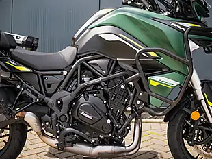 Used 2025 Benelli Trk 702 E5 Green - Interior and Exterior details 11