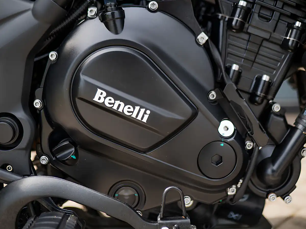 Used 2025 Benelli Trk 702 E5 Green - Interior and Exterior details 19