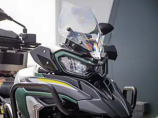 Used 2025 Benelli Trk 702 E5 Green - Interior and Exterior details 9