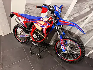 Used 2025 Beta Rr 4T 125 R Red - Interior and Exterior details 2