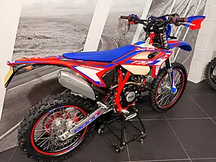 Used 2025 Beta Rr 4T 125 R Red - Interior and Exterior details 3