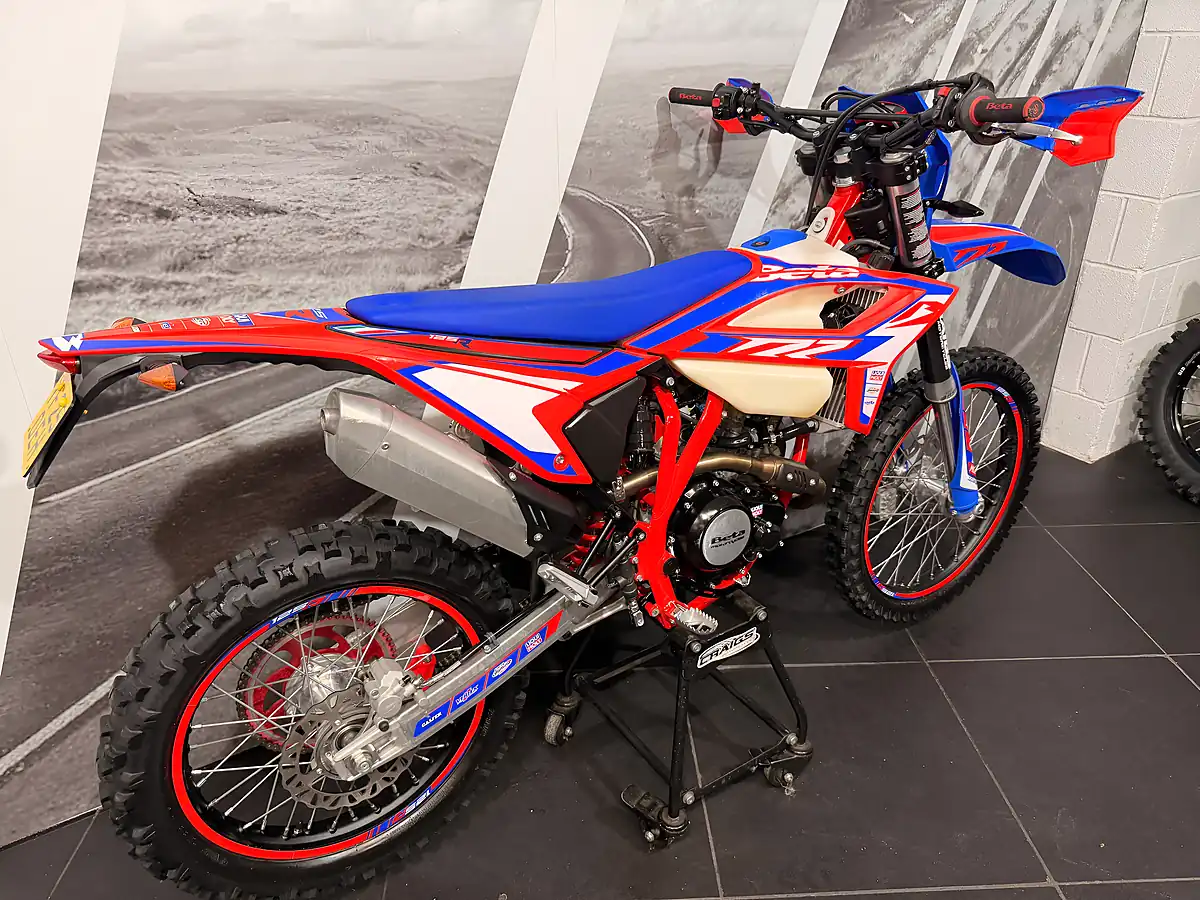 Used 2025 Beta Rr 4T 125 R Red - Interior and Exterior details 3