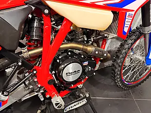 Used 2025 Beta Rr 4T 125 R Red - Interior and Exterior details 4