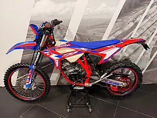 Used 2025 Beta Rr 4T 125 R Red - Interior and Exterior details 7