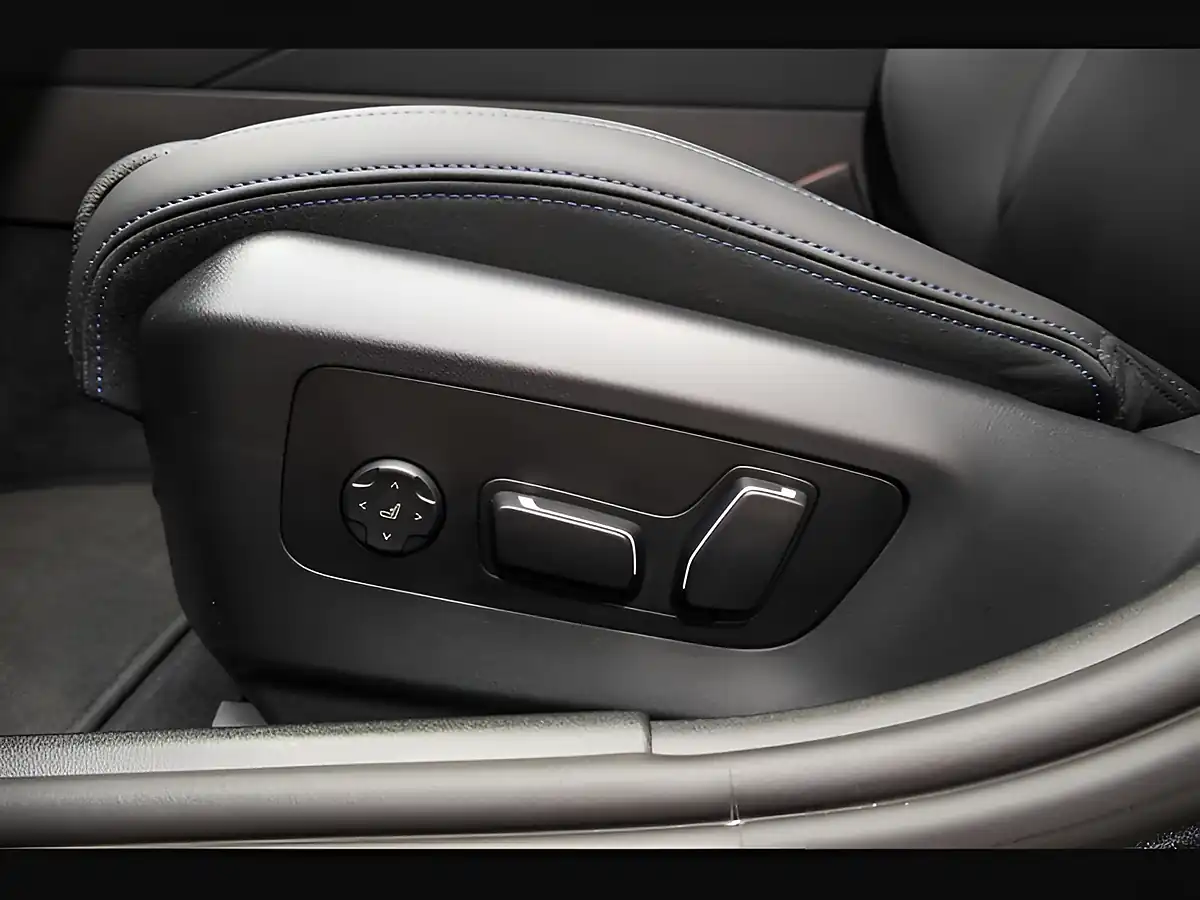 Used 2025 BMW 5 Series M Sport Black - Interior and Exterior details 17