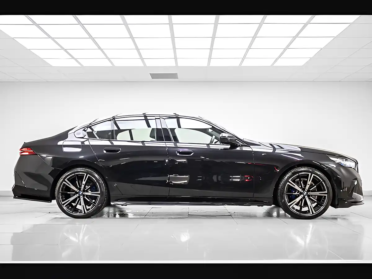 Used 2025 BMW 5 Series M Sport Black - Interior and Exterior details 7