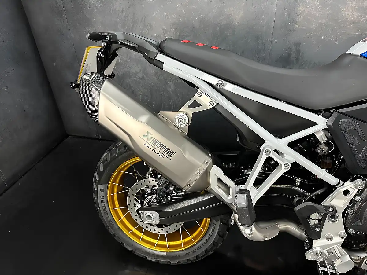 Used 2025 BMW F 900 Gs 900 Multicolour - Interior and Exterior details 7
