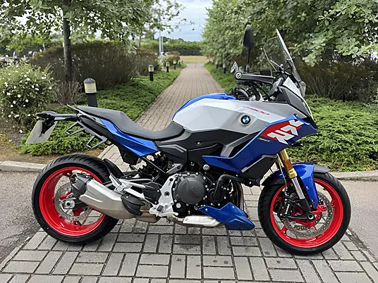 2025 BMW F 900 XR 895cc