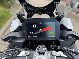 Used 2025 BMW F 900 Xr Multi-Coloured - Interior and Exterior details 10