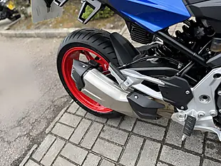 Used 2025 BMW F 900 Xr Multi-Coloured - Interior and Exterior details 13