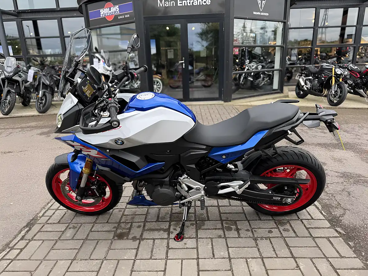Used 2025 BMW F 900 Xr Multi-Coloured - Interior and Exterior details 6
