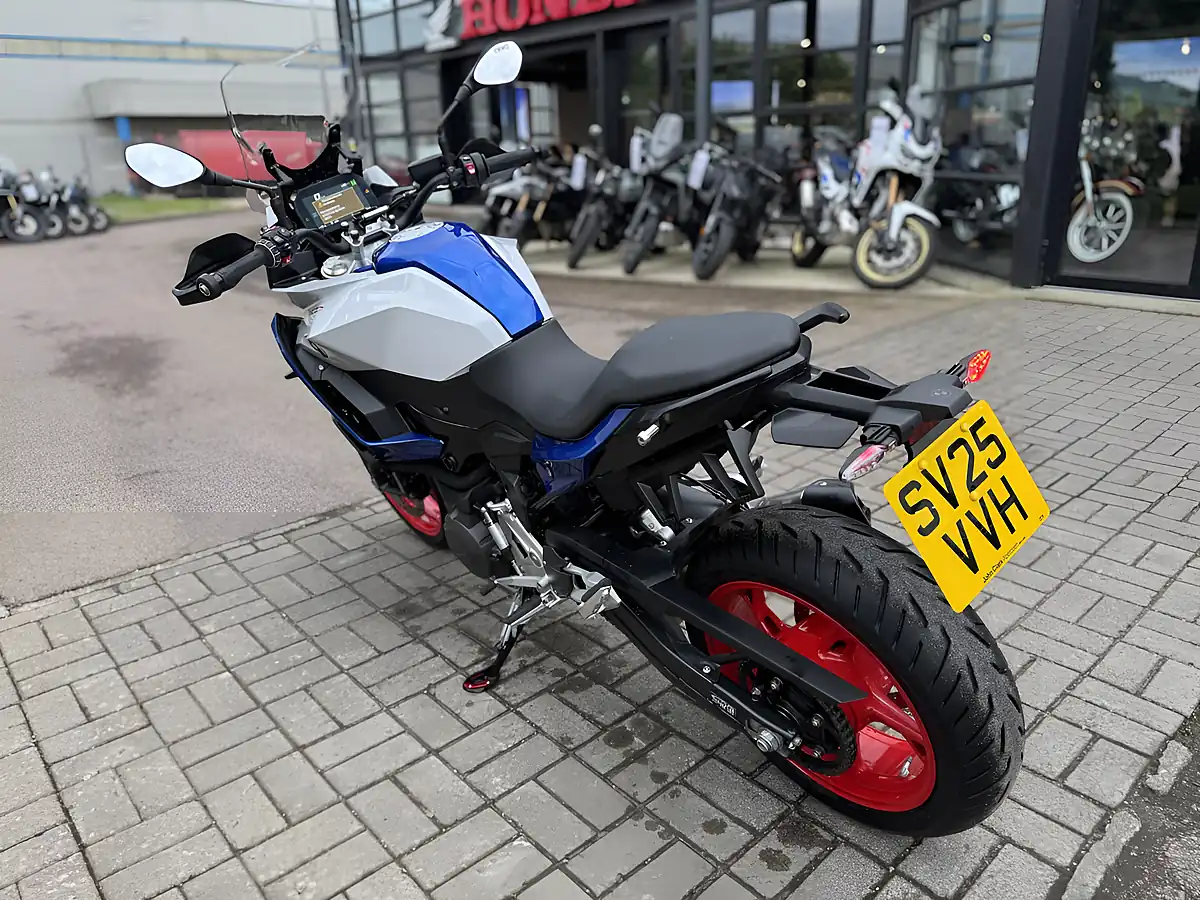 Used 2025 BMW F 900 Xr Multi-Coloured - Interior and Exterior details 7