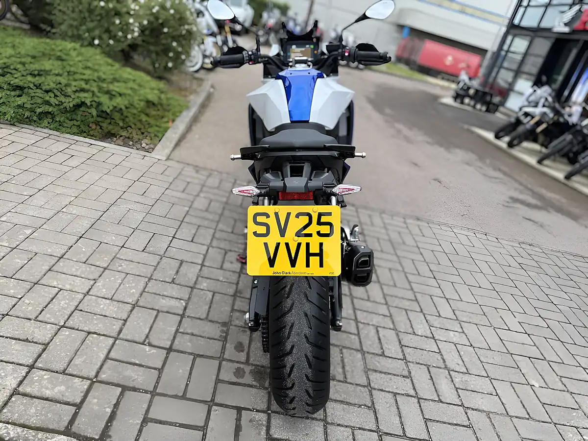 Used 2025 BMW F 900 Xr Multi-Coloured - Interior and Exterior details 8