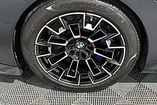 Used 2025 BMW M5 Black - Interior and Exterior details 10